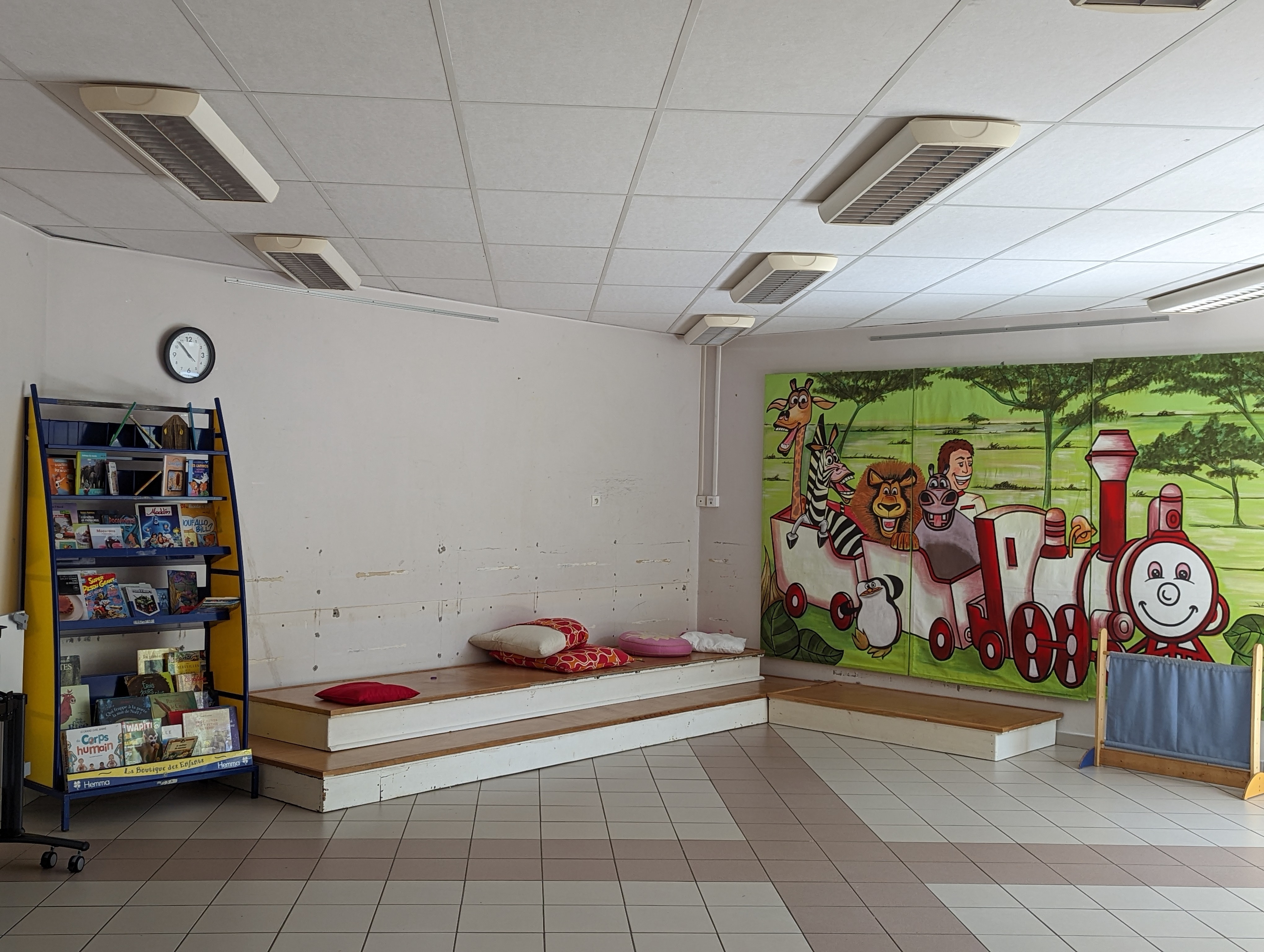 Salle polyvalente - Estrade